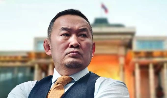 Х.Баттулга бол баялгийн хараал юм!