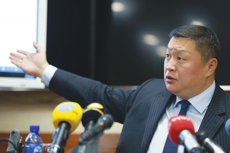 Б.Хурц: Л.Оюун-Эрдэнийн гэхээсээ Женкогийн Засгийн газар огцорсон