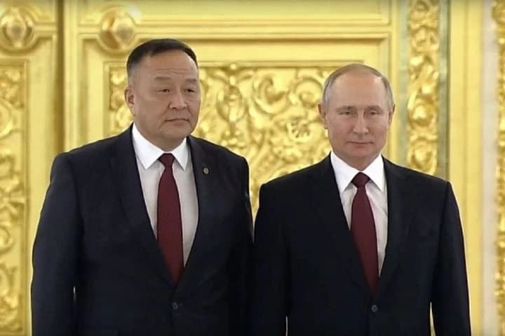 Кремлийн захиалга: Д.Даваа!