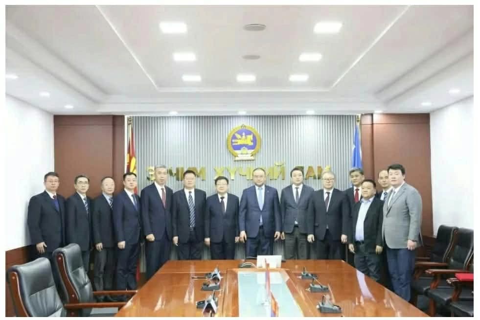 内蒙古电力集团与蒙古国方面签署《蒙古国中部地区电网供电项目购售电协议 》  