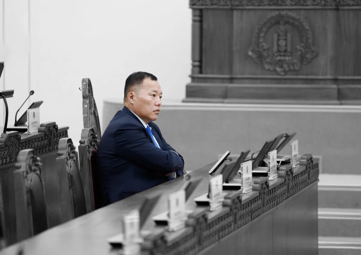 Асуулт: О.Цогтгэрэл манлайлагч болох уу, мануухай явах уу?!