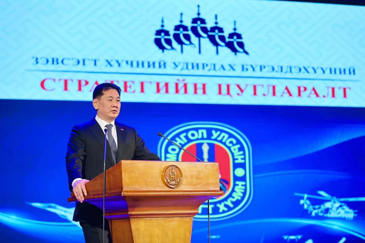 蒙古国武装力量总司令乌·呼日勒苏赫:国家军事机构发展战略亟待重新制定